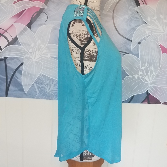 Rampage Embellished Sleeveless Top - Picture 4 of 5